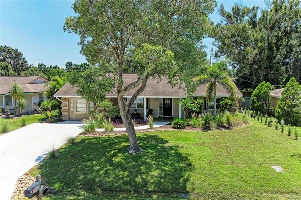 4552 BARTON DR, Sarasota, FL 34232