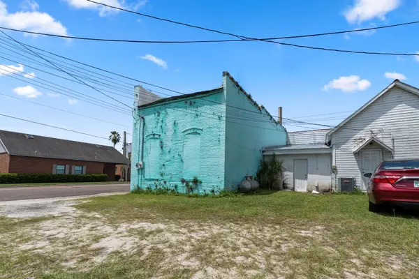 Lake Butler, FL 32054,10 E MAIN ST