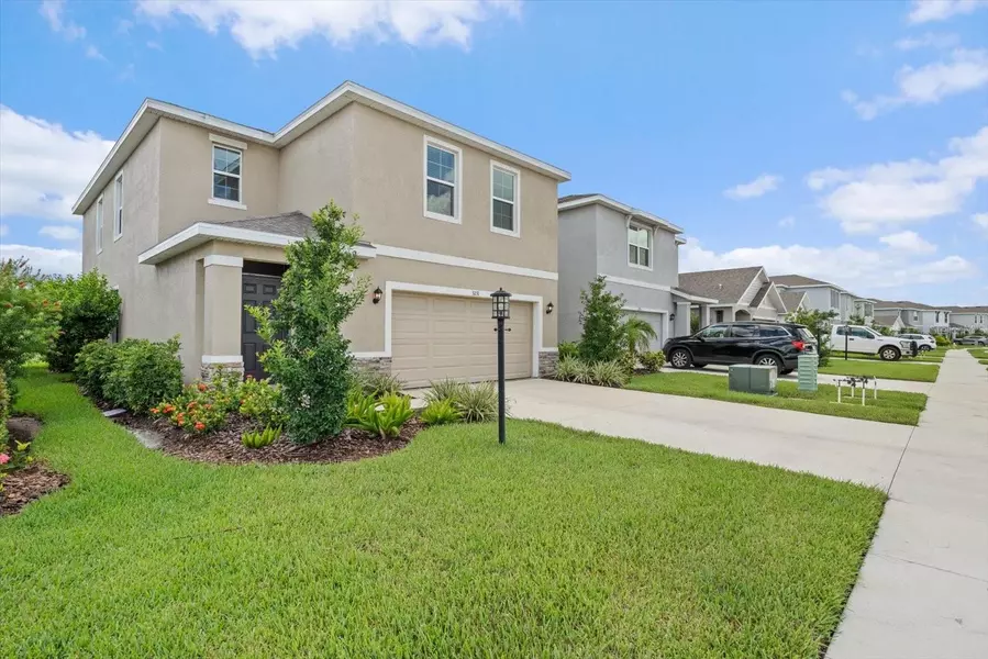 3231 HILLTOP CIR, Lakewood Ranch, FL 34211