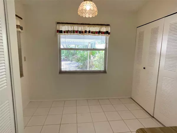 Sarasota, FL 34234,4877 VILLAGE GARDENS DR #193