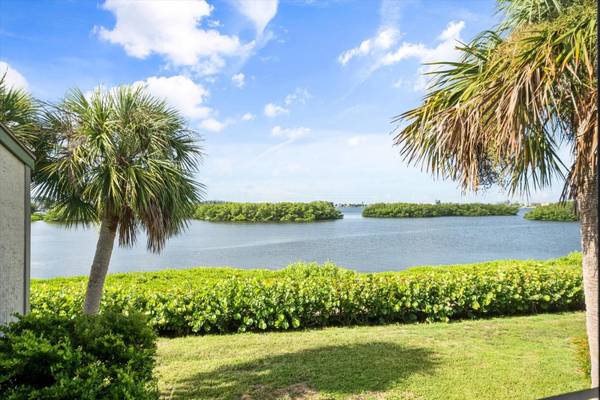 1520 PELICAN POINT DR #251, Sarasota, FL 34231