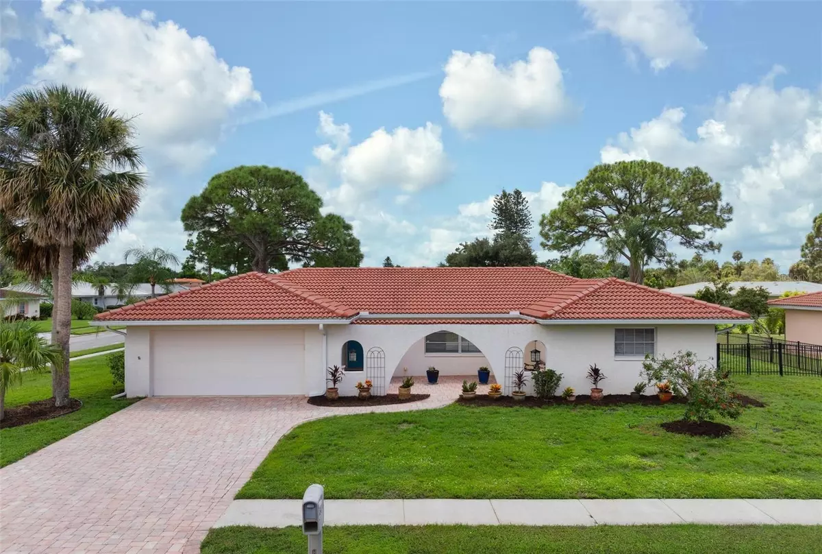 Sarasota, FL 34231,7431 DICKENS DR