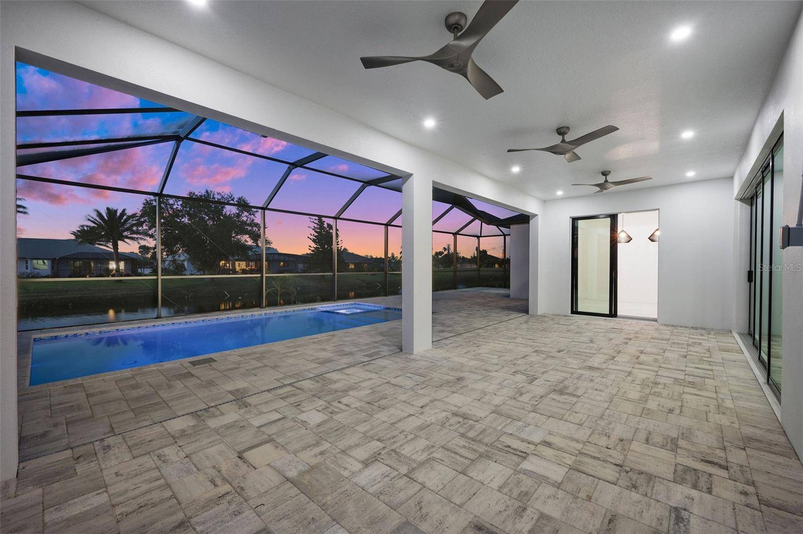Rotonda West, FL 33947,45 BUNKER LN