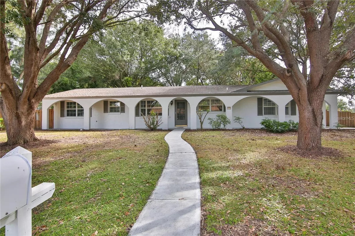Sarasota, FL 34239,2912 PINECREST WAY