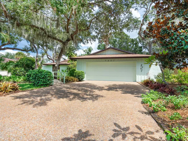 5437 CREEPING HAMMOCK DR, Sarasota, FL 34231