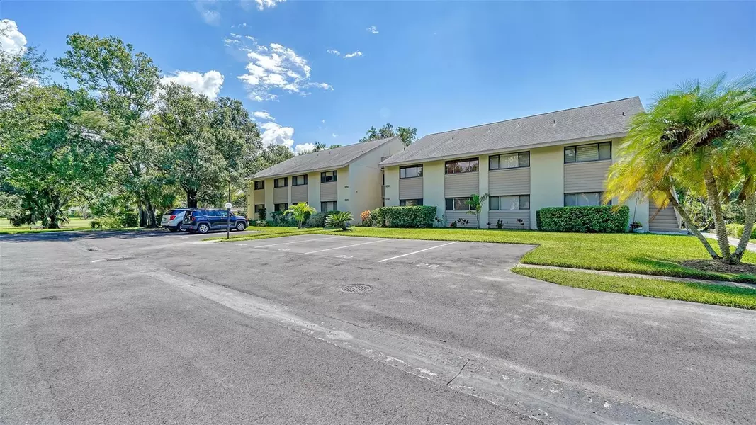 5220 HARPERS CROFT #33, Sarasota, FL 34235