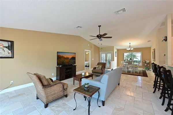 Bradenton, FL 34203,5901 GARDEN LAKES MAJESTIC #5901