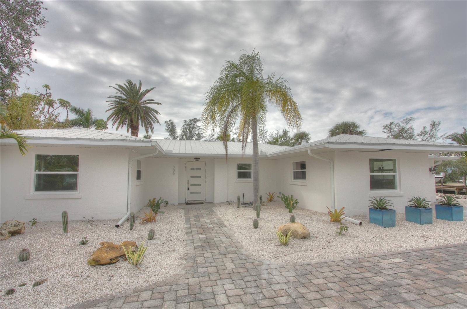 Sarasota, FL 34242,306 ISLAND CIR