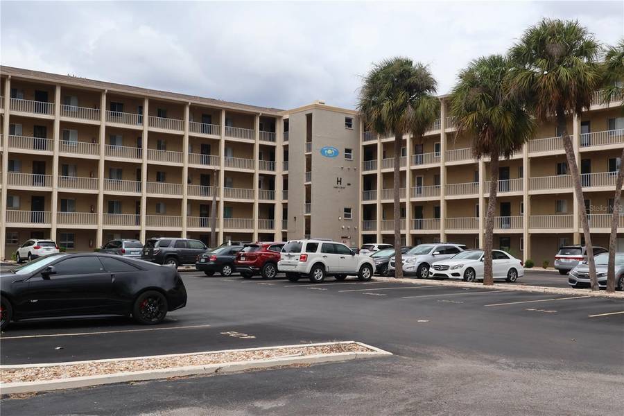 3807 LAKE BAYSHORE DR #416, Bradenton, FL 34205