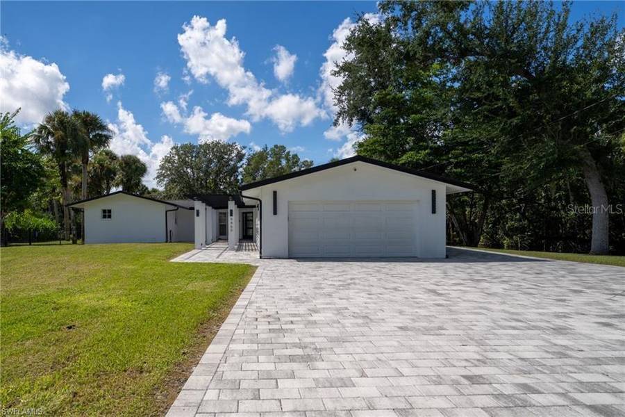 9460 COLONY DR, North Fort Myers, FL 33917