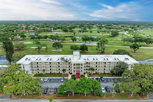 7461 W COUNTRY CLUB DR N #209, Sarasota, FL 34243