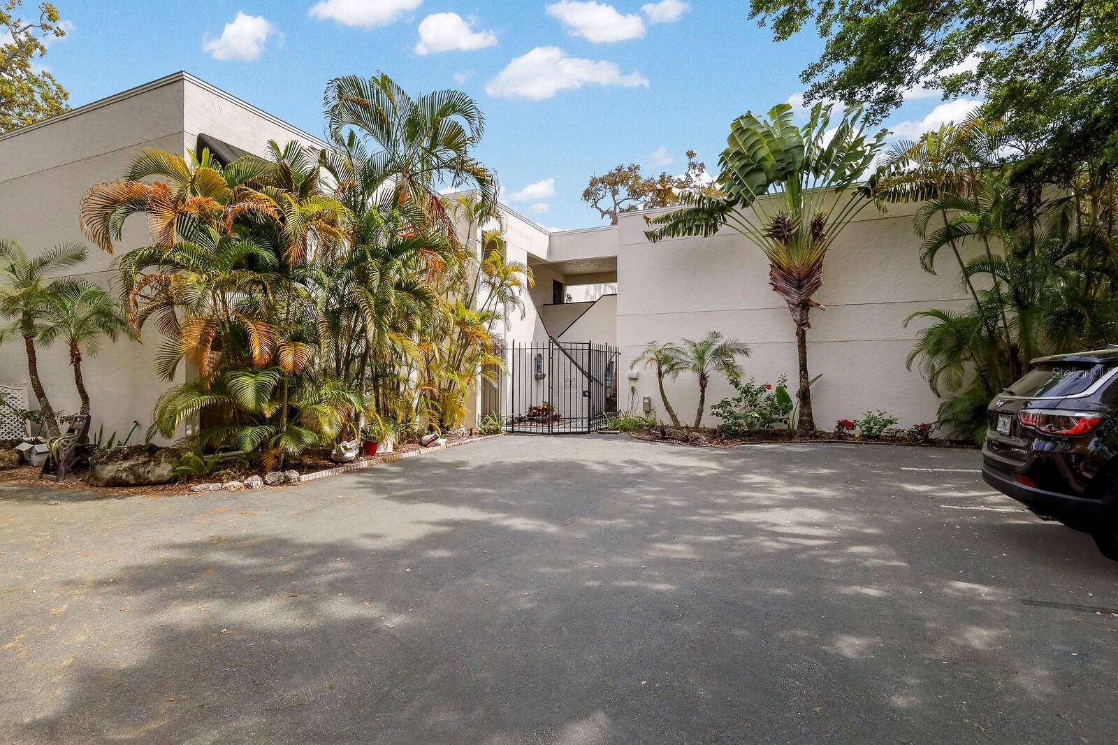 Sarasota, FL 34236,1542 OAK ST #6