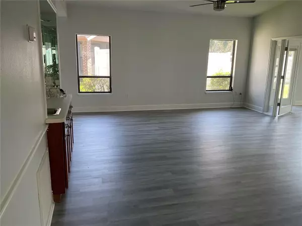 Sarasota, FL 34243,7861 PINE TRACE DR #7861