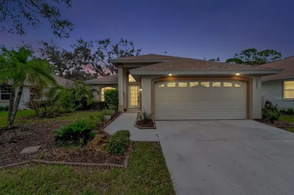 3227 WOODBERRY LN, Sarasota, FL 34231