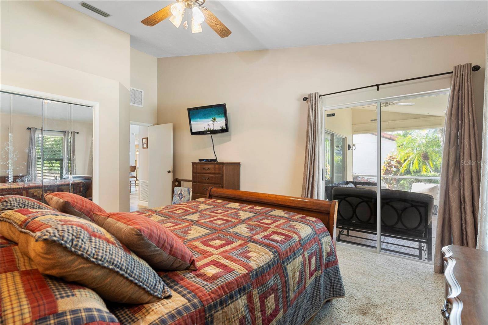 Bradenton, FL 34203,4966 CLUBVIEW CT E
