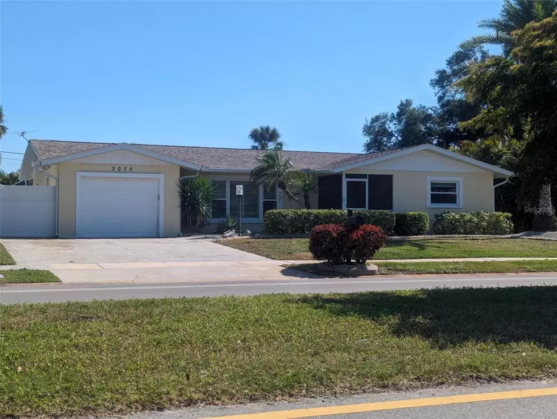 3070 GULF GATE DR, Sarasota, FL 34231