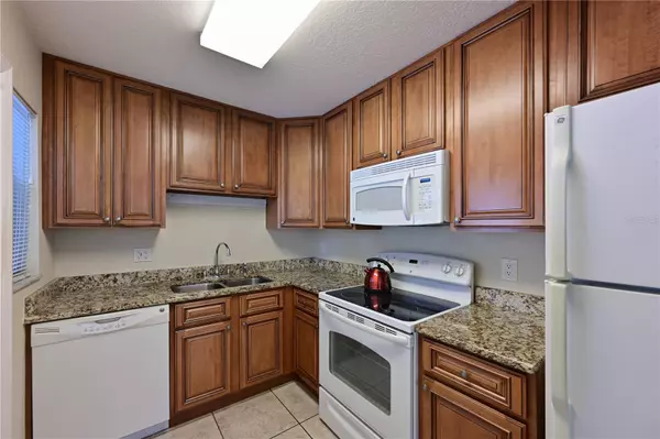 390 301 BLVD W #4A, Bradenton, FL 34205