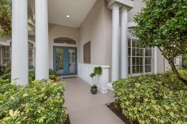 University Park, FL 34201,8223 REGENTS CT