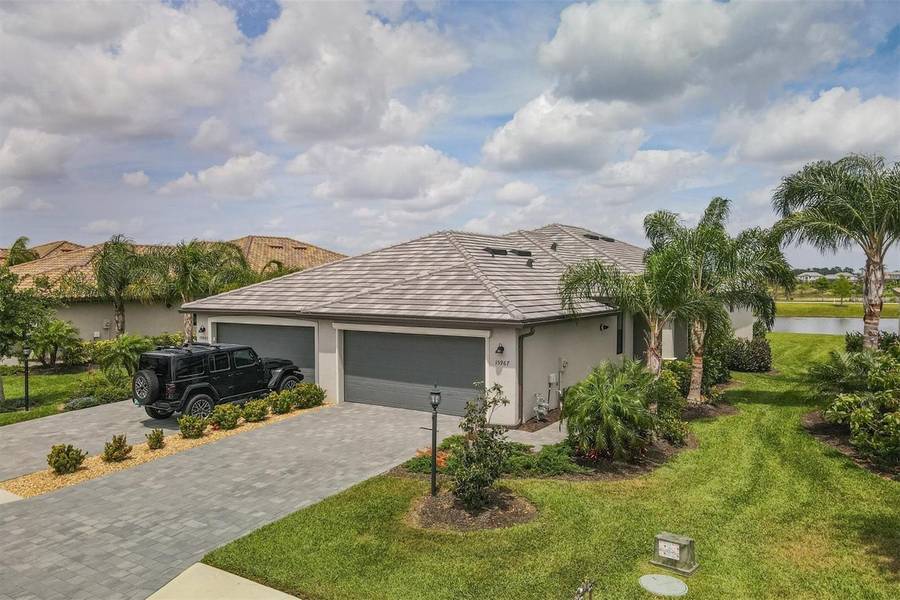 15967 CLEAR SKIES PL, Lakewood Ranch, FL 34211