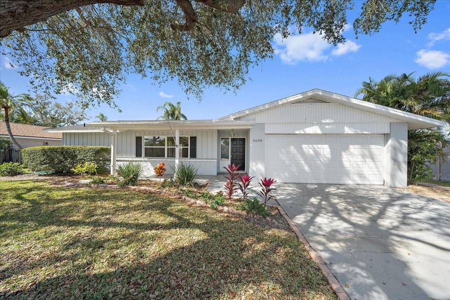 5630 BRITANNIA DR, Sarasota, FL 34231