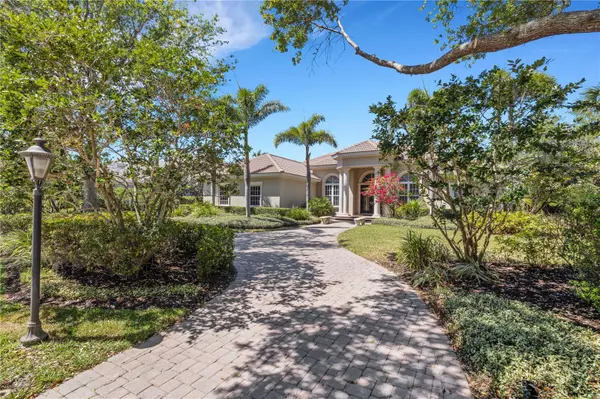 4008 FOUNDERS CLUB DR, Sarasota, FL 34240