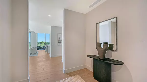 Longboat Key, FL 34228,1591 GULF OF MEXICO DR #413
