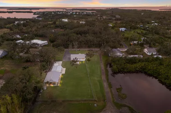1640 CENTER RD, Terra Ceia, FL 34250