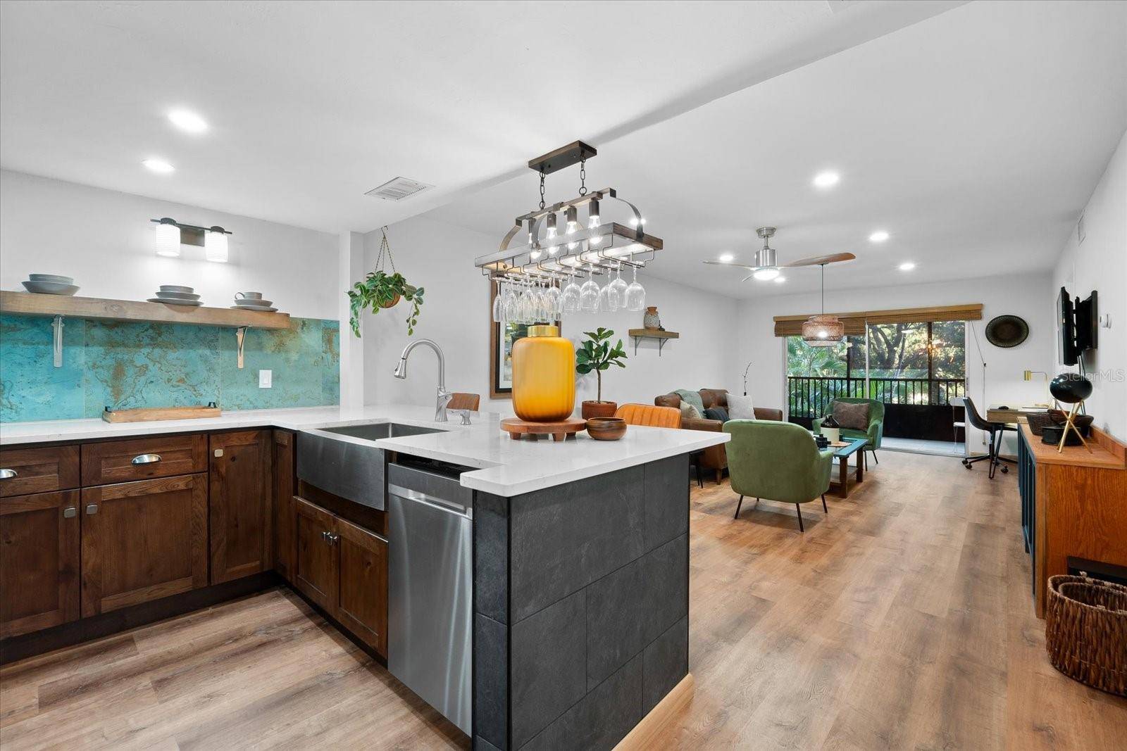 Sarasota, FL 34239,3700 S OSPREY AVE #214
