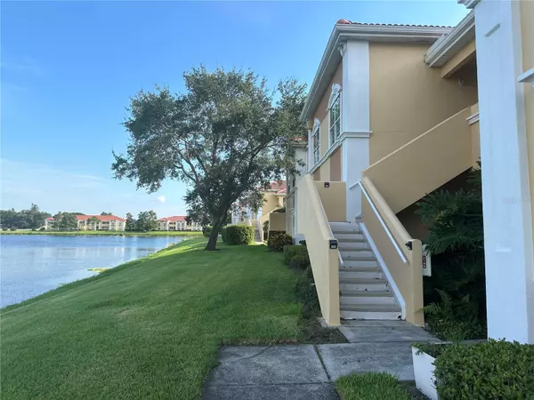 Sarasota, FL 34237,1050 VILLAGIO CIR #206