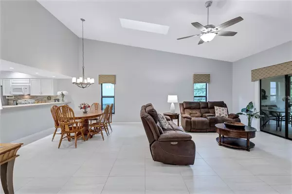 Sarasota, FL 34238,3956 WILSHIRE CIR E #164