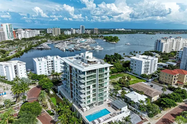 Sarasota, FL 34236,111 GOLDEN GATE PT #402