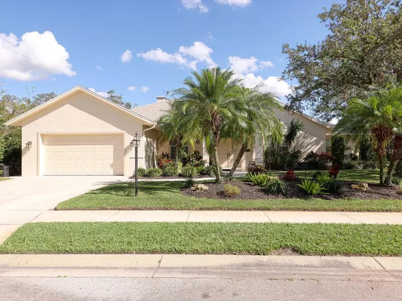 8047 DESOTO WOODS DR, Sarasota, FL 34243