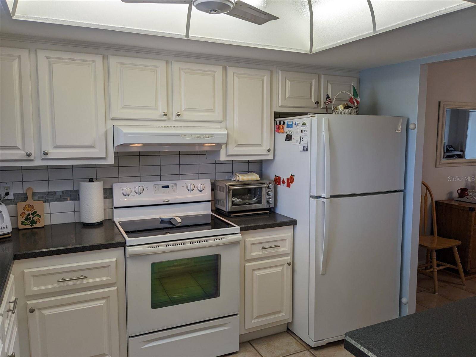 Bradenton, FL 34205,3935 LAKE BAYSHORE DR #F-316
