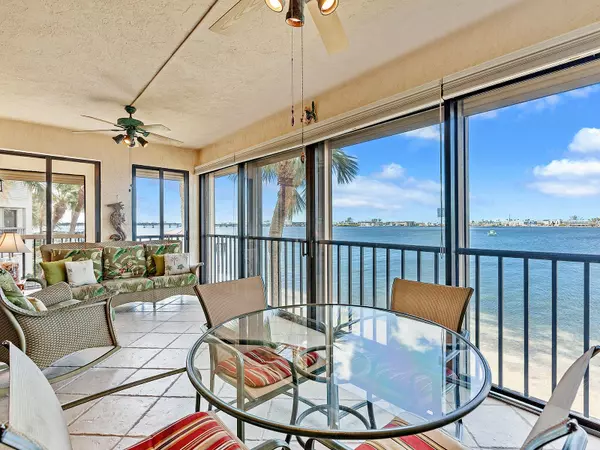 Cortez, FL 34215,4232 MARINA CT