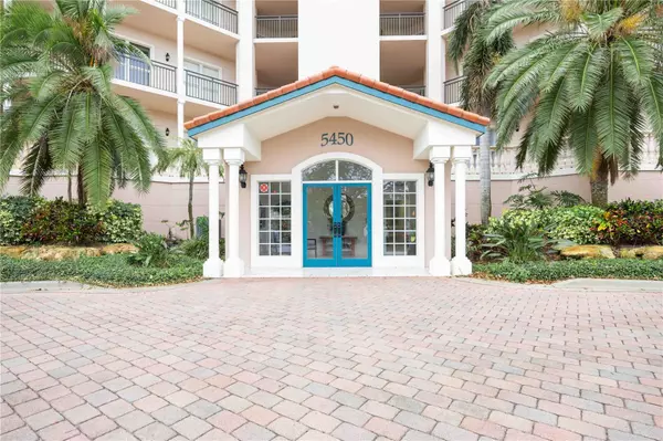 Sarasota, FL 34231,5450 EAGLES POINT CIR #405