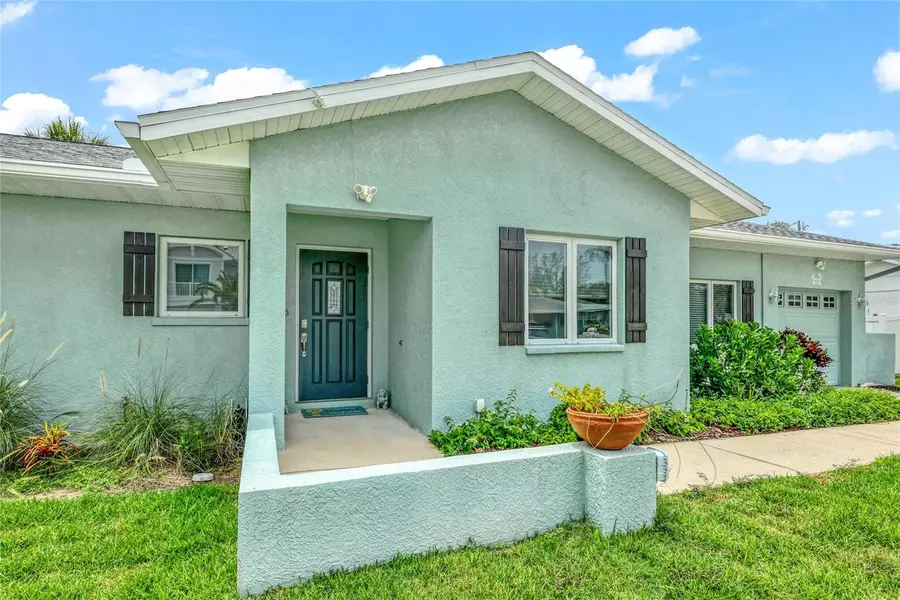 212 83RD ST, Holmes Beach, FL 34217