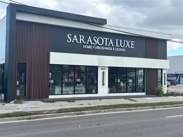 Sarasota, FL 34231,4441 S TAMIAMI TRL