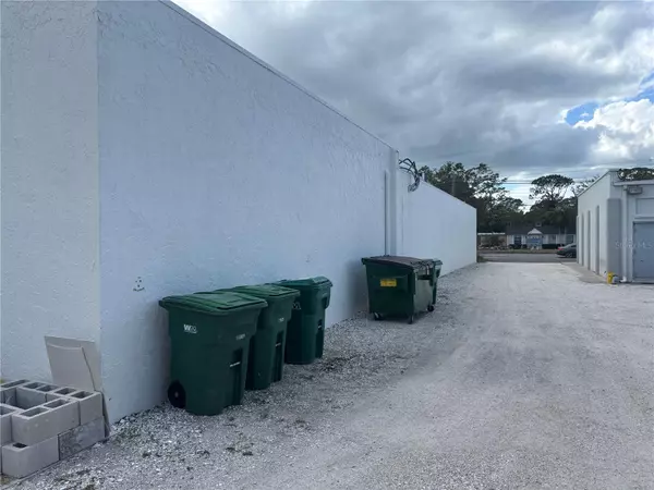 Sarasota, FL 34231,4441 S TAMIAMI TRL