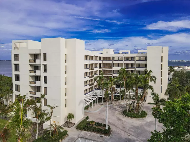 1930 HARBOURSIDE DR #152, Longboat Key, FL 34228