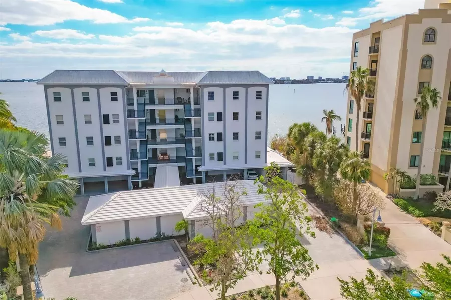 400 GOLDEN GATE PT #33, Sarasota, FL 34236