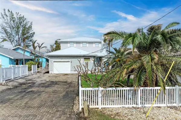 Anna Maria, FL 34216,893 N SHORE DR