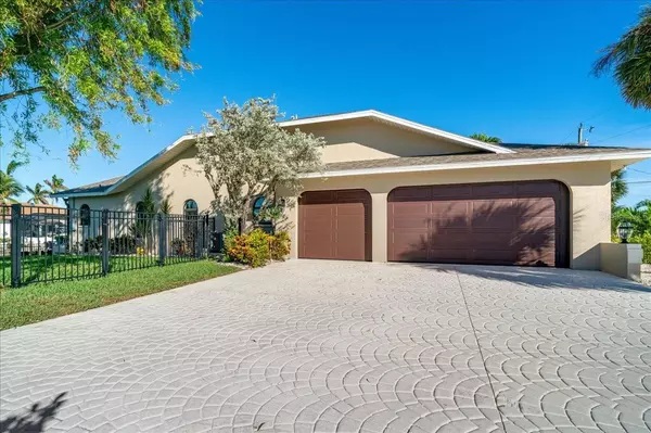 Cape Coral, FL 33914,1525 SW 53RD LN