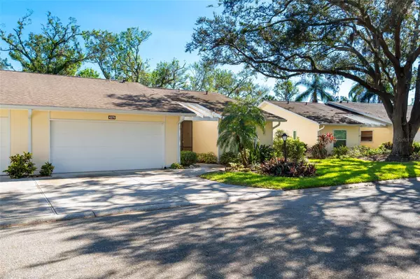 Sarasota, FL 34233,4279 OAKHURST CIR E #3044