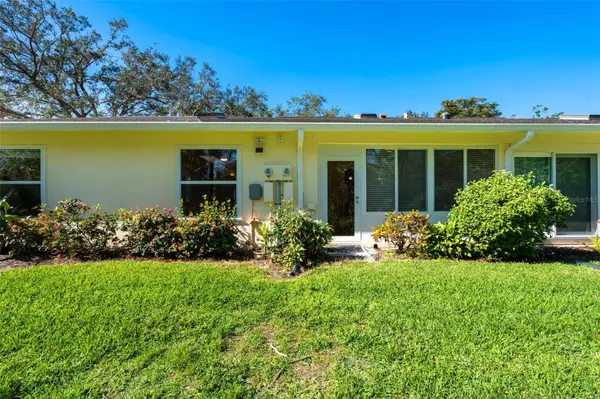 Sarasota, FL 34233,4279 OAKHURST CIR E #3044