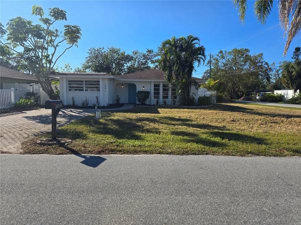 1097 WILLIS AVE, Sarasota, FL 34232