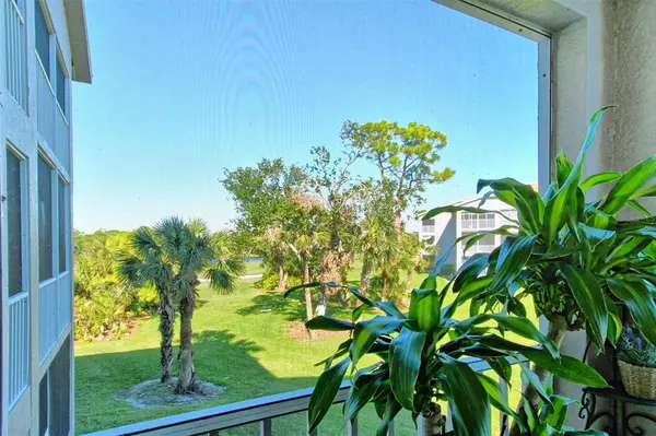 Sarasota, FL 34238,9620 CLUB SOUTH CIR #5209