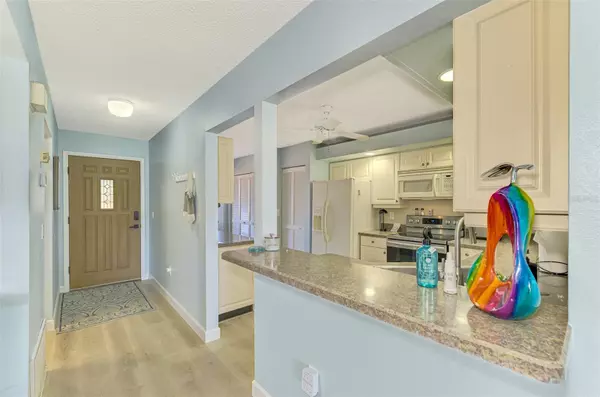 Sarasota, FL 34243,5761 AVISTA DR #5761