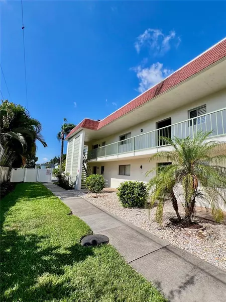 3504 BENEVA RD #206, Sarasota, FL 34239