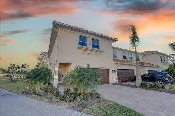 7835 HIDDEN CREEK LOOP #101, Lakewood Ranch, FL 34202
