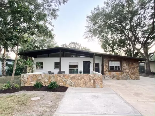 2820 NOVUS ST, Sarasota, FL 34237